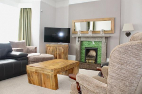 Tidesreach Filey, sleeps 13, close to beach